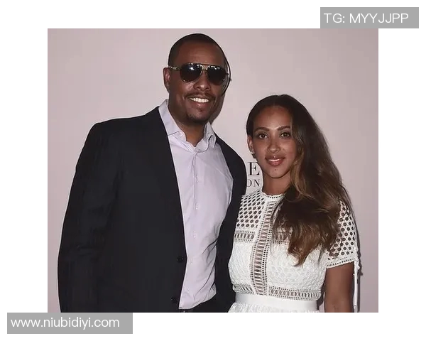 欧美足球球星娇妻们的奢华生活与背后不为人知的坚韧故事